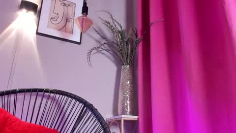 dulce__fiore07 online show from 11-26-25, 12:06