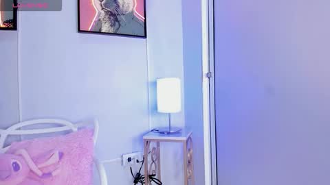 dulce__fiore07 online show from 02-11-26, 12:21