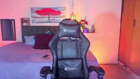 DULCE online show from 03-16-26, 07:40