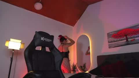 Snapshot of dulce_charlottee chatting on 07-12-26, 07:16 DULCE online show from 07-12-26, 07:16