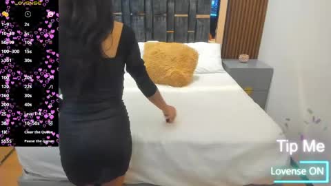 Snapshot of dulce_glamor_ chatting on 05-15-26, 11:17 Dulce online show from 05-15-26, 11:17
