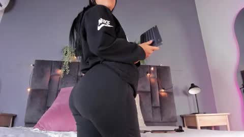 DULCE AURORA online show from 11-28-25, 02:47