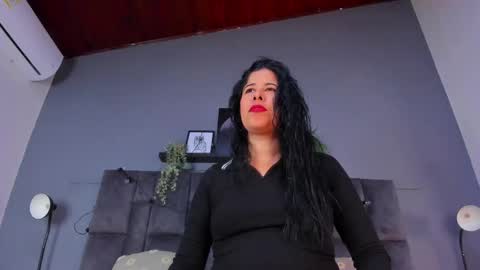 DULCE AURORA online show from 05-18-26, 01:24