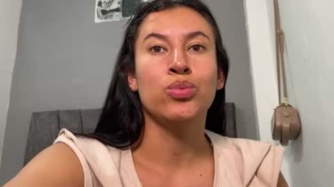 Snapshot of dulceizzy chatting on 05-06-26, 01:03 dulceizzy online show from 05-06-26, 01:03