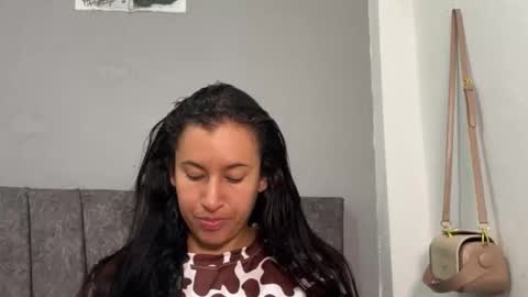 Snapshot of dulceizzy chatting on 05-15-26, 01:56 dulceizzy online show from 05-15-26, 01:56