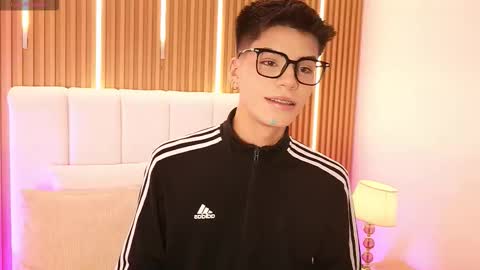 Dulcey online show from 03-25-26, 05:35