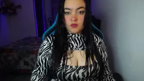 Snapshot of dumont_model chatting on 09-22-25, 06:04 Nicole online show from 09-22-25, 06:04