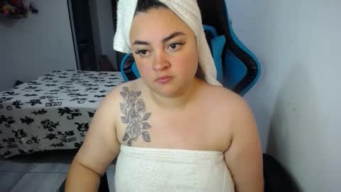 Snapshot of dumont_model chatting on 10-12-25, 07:29 Nicole online show from 10-12-25, 07:29