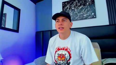 Snapshot of duolust chatting on 11-09-25, 08:29 Thomas and Noah online show from 11-09-25, 08:29