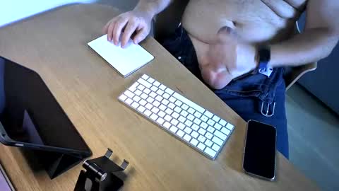 FloFrenchCurv288 online show from 06-04-26, 12:11