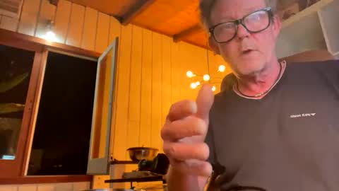 Snapshot of durakbrina chatting on 09-27-25, 03:33 Durakbrina online show from 09-27-25, 03:33