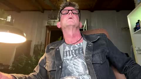 Snapshot of durakbrina chatting on 10-21-25, 11:27 Durakbrina online show from 10-21-25, 11:27