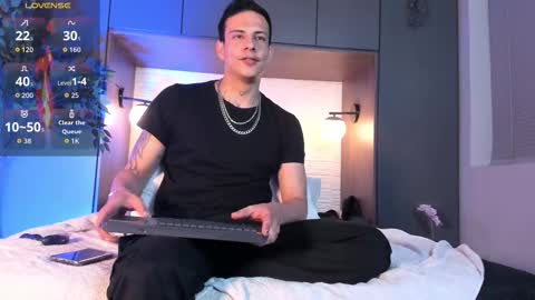 Dustin Sonne online show from 11-25-25, 04:01