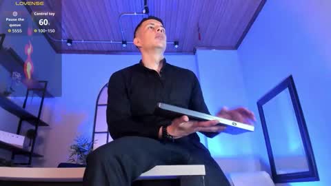 Dustin Sonne online show from 11-29-25, 04:04