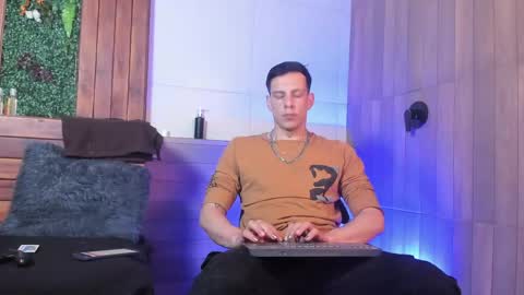 Snapshot of dustin_sonne chatting on 04-24-26, 03:53 Dustin Sonne online show from 04-24-26, 03:53