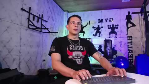 Snapshot of dustin_sonne chatting on 04-26-26, 03:37 Dustin Sonne online show from 04-26-26, 03:37