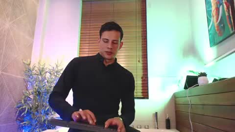 Snapshot of dustin_sonne chatting on 04-28-26, 04:06 Dustin Sonne online show from 04-28-26, 04:06