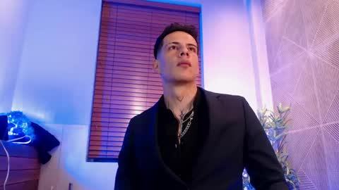 Snapshot of dustin_sonne chatting on 05-08-26, 04:18 Dustin Sonne online show from 05-08-26, 04:18
