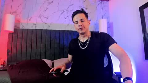 Snapshot of dustin_sonne chatting on 05-13-26, 03:48 Dustin Sonne online show from 05-13-26, 03:48