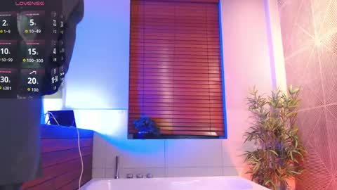 Snapshot of dustin_sonne chatting on 05-17-26, 03:37 Dustin Sonne online show from 05-17-26, 03:37