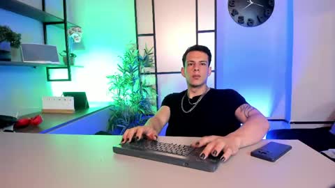 Snapshot of dustin_sonne chatting on 05-19-26, 03:24 Dustin Sonne online show from 05-19-26, 03:24