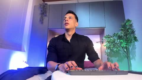 Snapshot of dustin_sonne chatting on 05-29-26, 03:48 Dustin Sonne online show from 05-29-26, 03:48