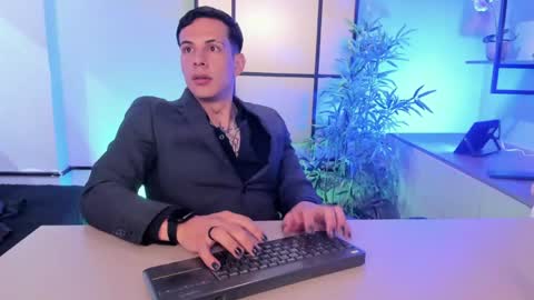 Snapshot of dustin_sonne chatting on 06-07-26, 03:32 Dustin Sonne online show from 06-07-26, 03:32