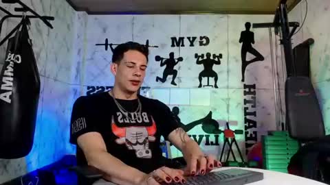 Snapshot of dustin_sonne chatting on 07-19-26, 03:32 Dustin Sonne online show from 07-19-26, 03:32