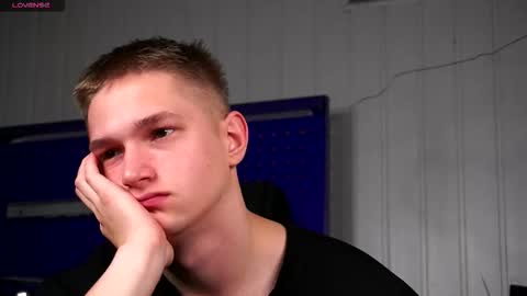 Dustyn online show from 11-27-25, 03:03