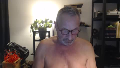 Snapshot of dutchpear chatting on 02-22-25, 06:19 DutchPear online show from 02-22-25, 06:19