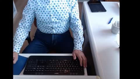 dutchpornking2 online show from 10-10-25, 07:51