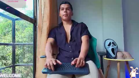 Snapshot of dwayne_brown chatting on 10-26-25, 02:12 dwayne_brown online show from 10-26-25, 02:12