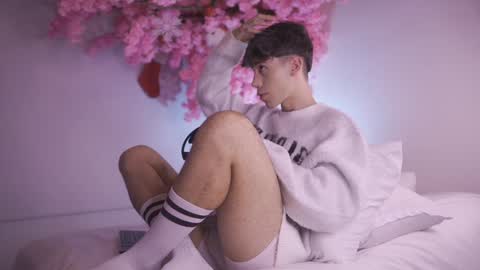 Snapshot of dwayne_xx chatting on 12-24-24, 09:22 Dwayne xx online show from 12-24-24, 09:22