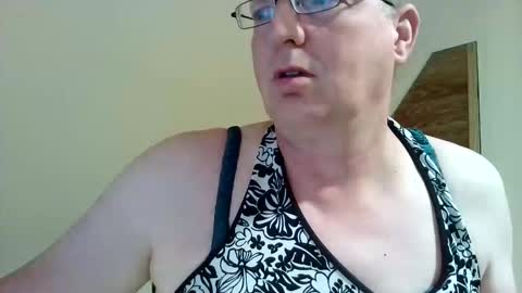 dwtsaskia80 online show from 10-21-25, 04:46