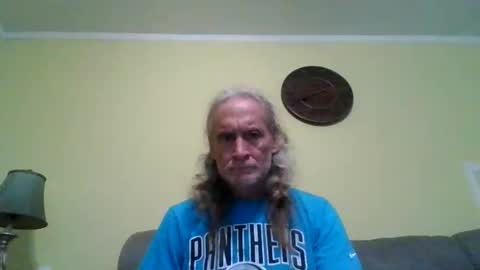 Snapshot of dyankee68 chatting on 05-25-26, 12:05 dyankee68 online show from 05-25-26, 12:05
