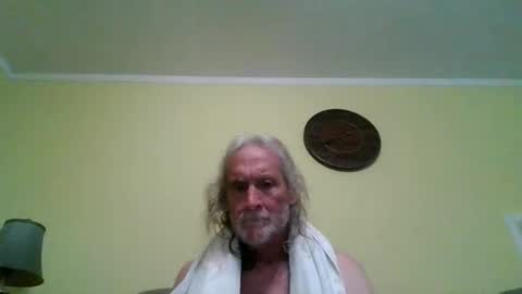 Snapshot of dyankee68 chatting on 06-04-26, 12:16 dyankee68 online show from 06-04-26, 12:16