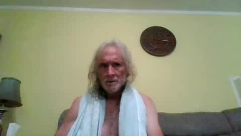 Snapshot of dyankee68 chatting on 08-02-26, 04:16 dyankee68 online show from 08-02-26, 04:16