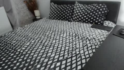 Dyanne online show from 03-04-26, 02:23