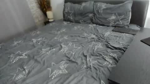 Snapshot of dyanne18 chatting on 05-11-26, 02:45 Dyanne online show from 05-11-26, 02:45