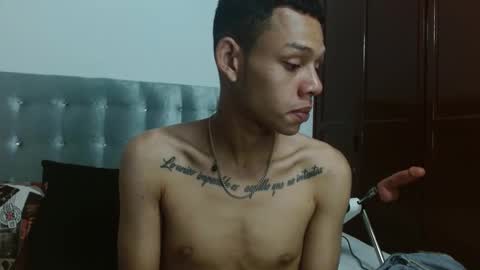 Snapshot of dylandevilx chatting on 09-16-25, 12:33 Dylan.. online show from 09-16-25, 12:33