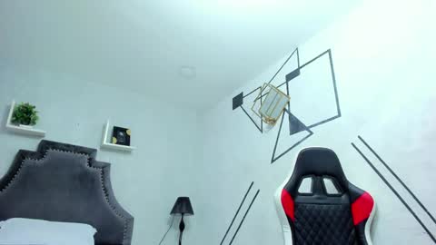 dylanroyce_ online show from 06-07-26, 12:31