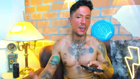 D Y L A N online show from 03-12-25, 03:24