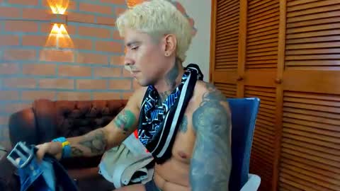 D Y L A N online show from 09-09-25, 11:15