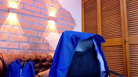 D Y L A N online show from 02-12-26, 02:39