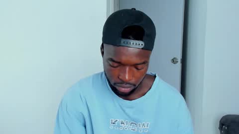 Dylan Taylor online show from 10-30-25, 04:36