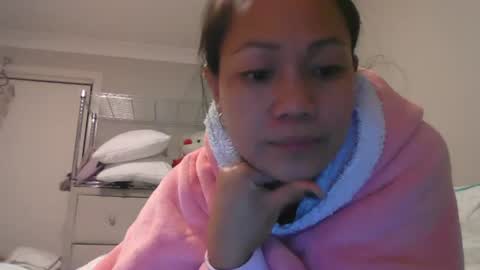 dylene1986 online show from 06-12-26, 08:13