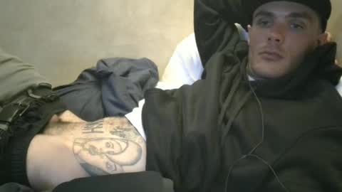 Snapshot of dylp400 chatting on 12-27-24, 07:29 dylp400 online show from 12-27-24, 07:29