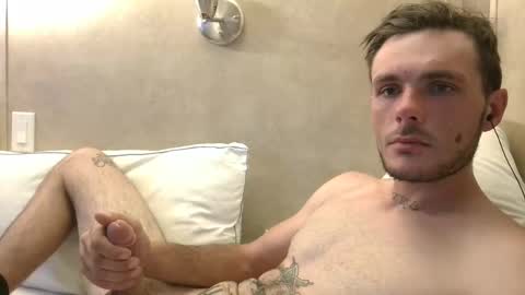 Snapshot of dylp400 chatting on 01-15-25, 09:56 dylp400 online show from 01-15-25, 09:56