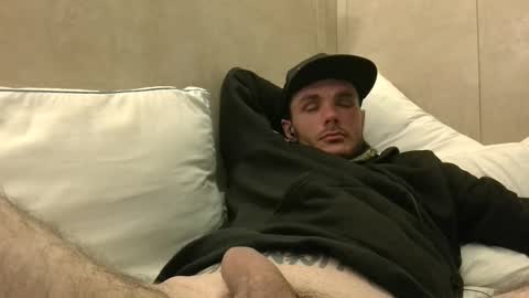 Snapshot of dylp400 chatting on 01-17-25, 03:55 dylp400 online show from 01-17-25, 03:55