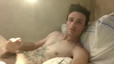 Snapshot of dylp400 chatting on 02-02-25, 09:30 dylp400 online show from 02-02-25, 09:30